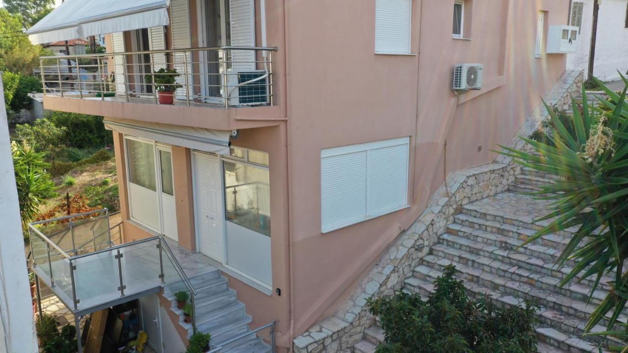 Family Apartment Dherveni Exteriör bild