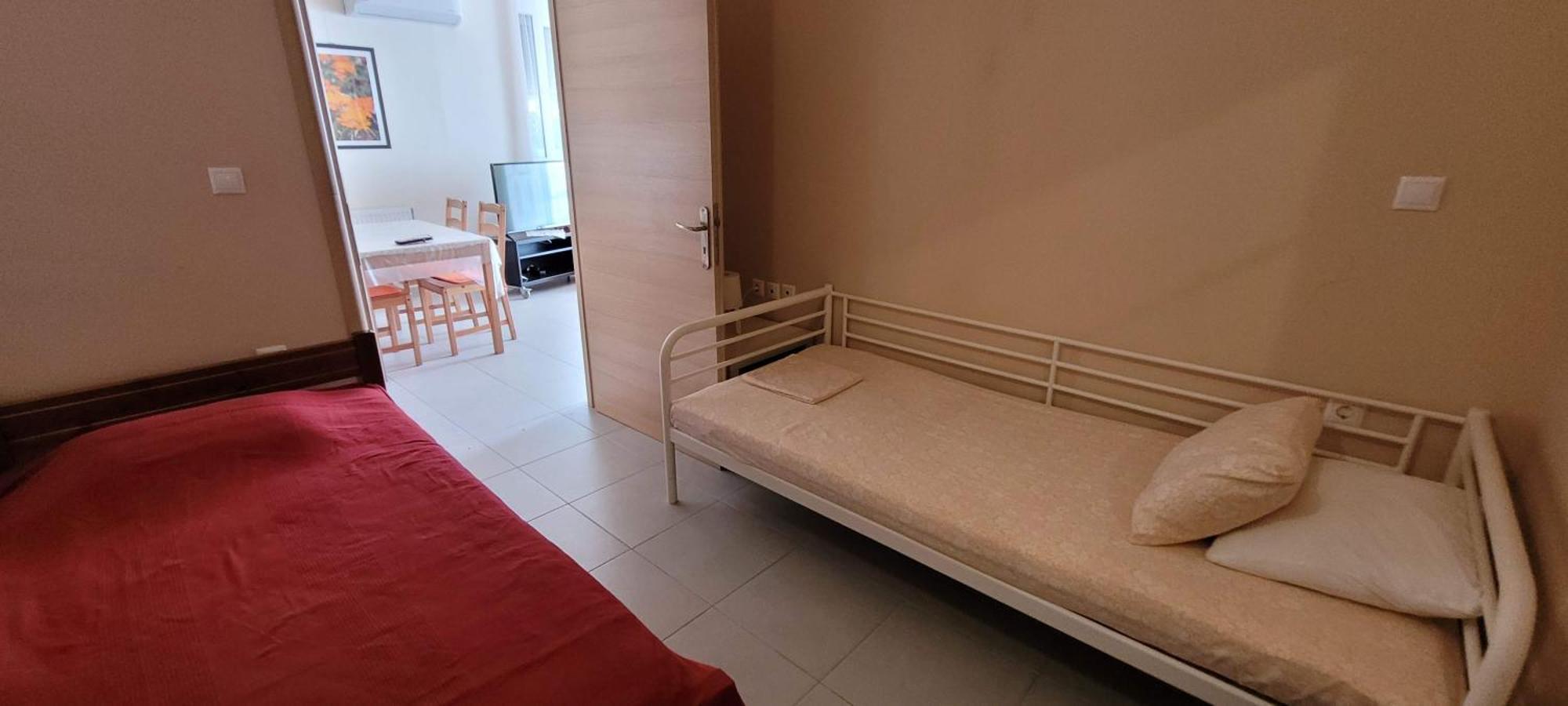 Family Apartment Dherveni Exteriör bild