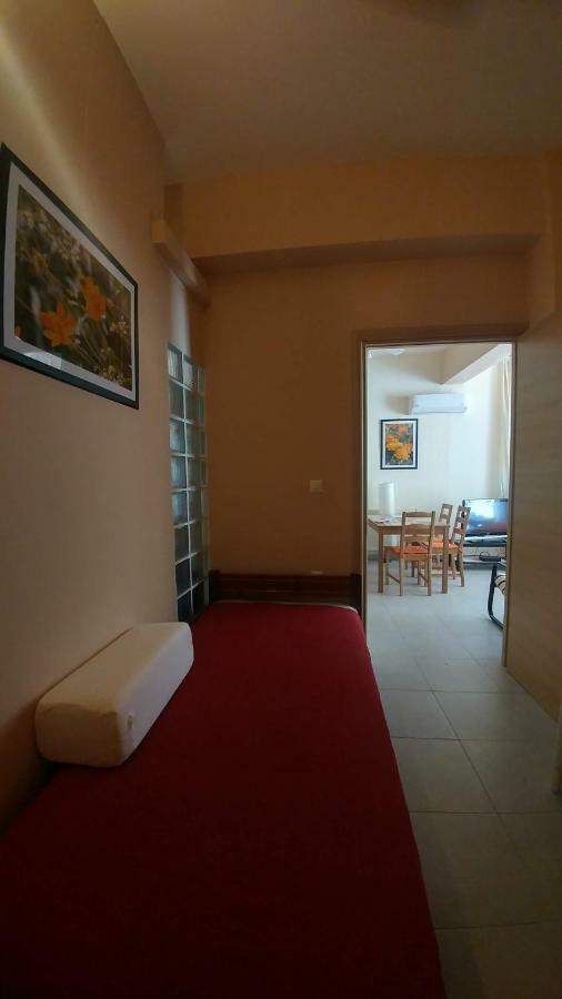 Family Apartment Dherveni Exteriör bild