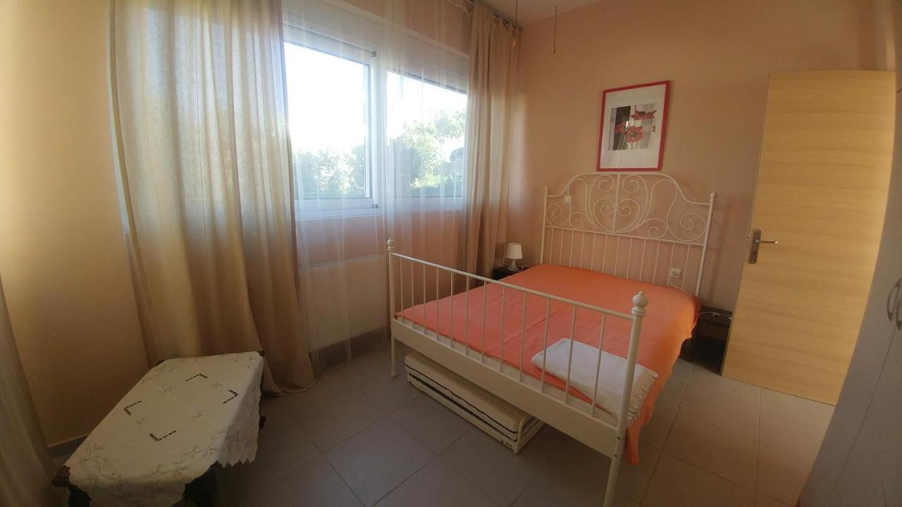 Family Apartment Dherveni Exteriör bild